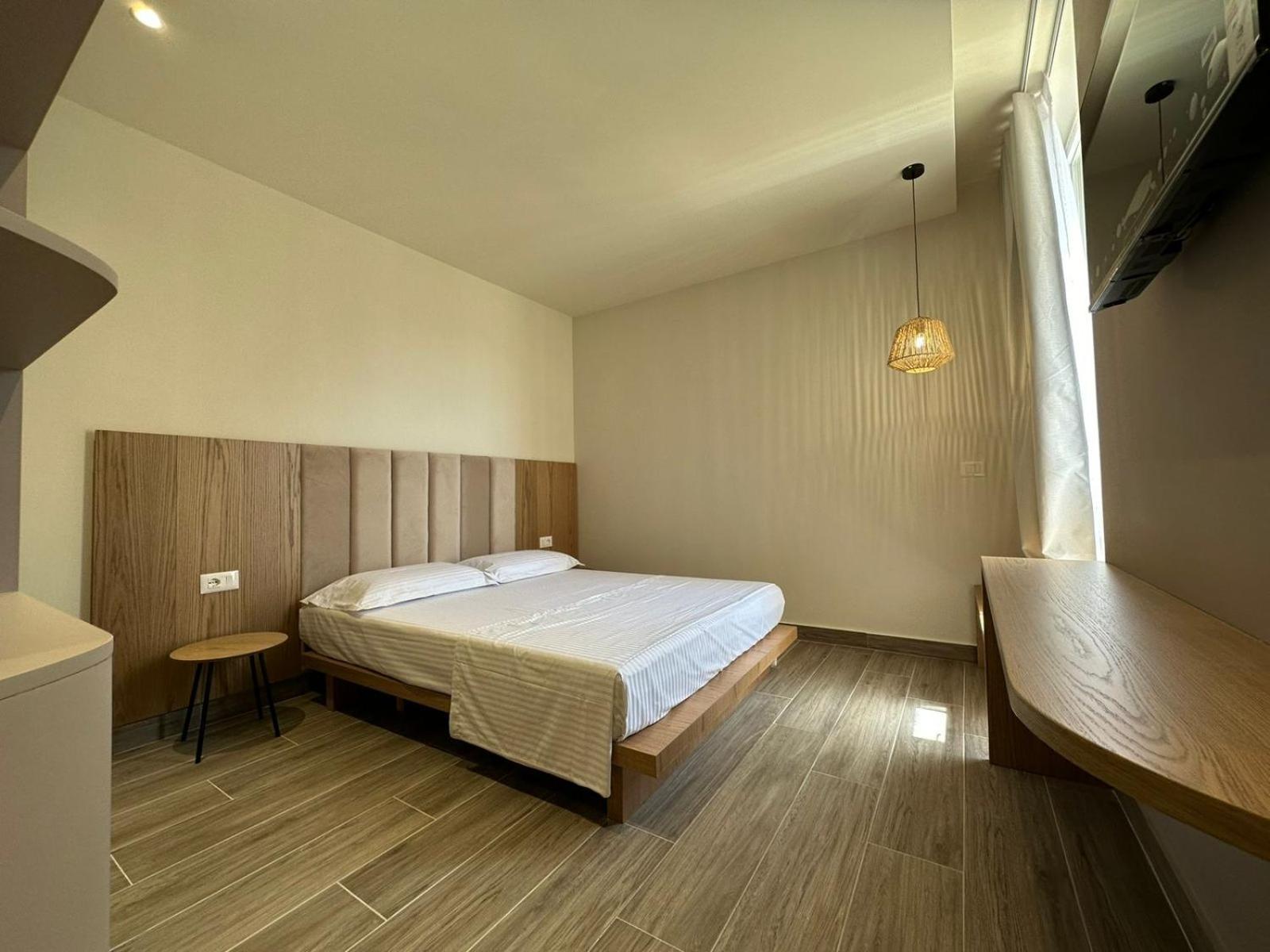 Oni Rooms Saranda Esterno foto