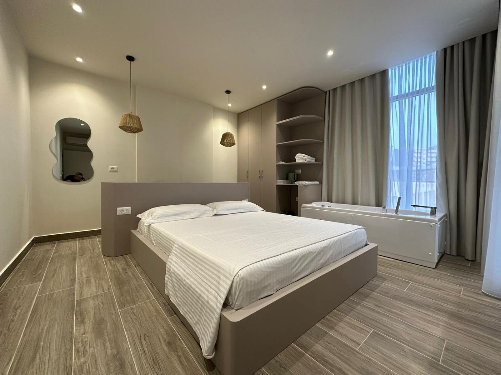 Oni Rooms Saranda Esterno foto