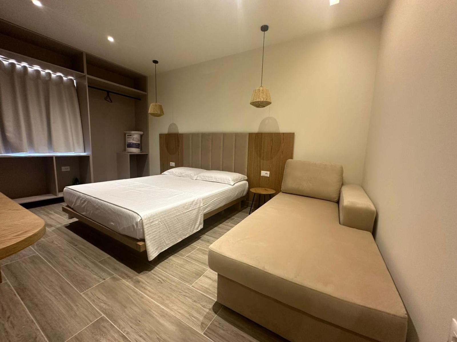 Oni Rooms Saranda Esterno foto